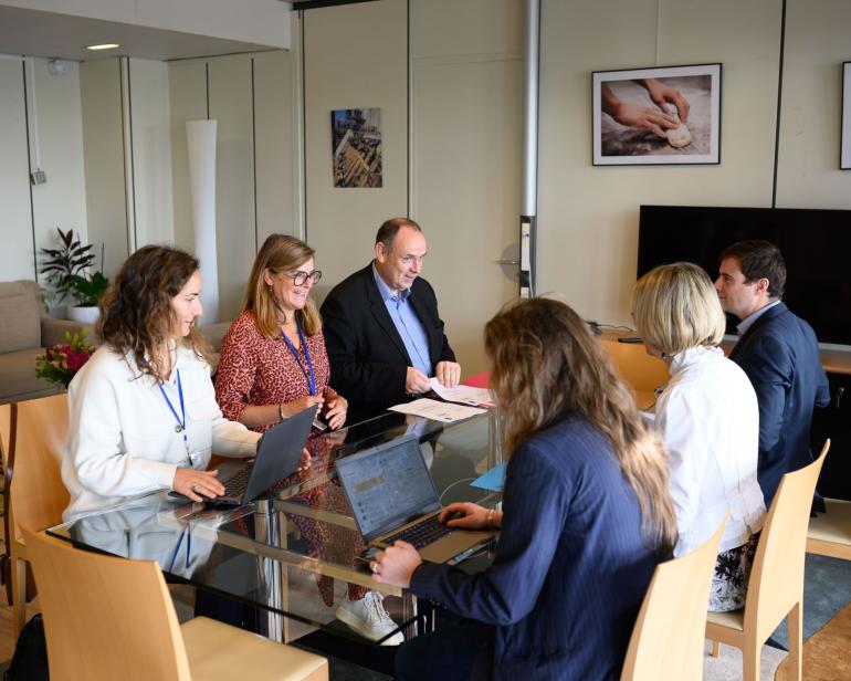 Rencontre de l'UNEA avec Madame la Ministre Véronique LOUWAGIE