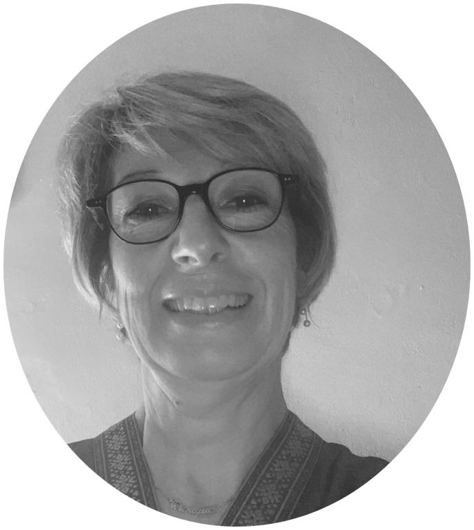 veronique_fricou_en_rond_nb